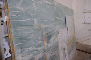 Nassau Quartzite 3cm Leather